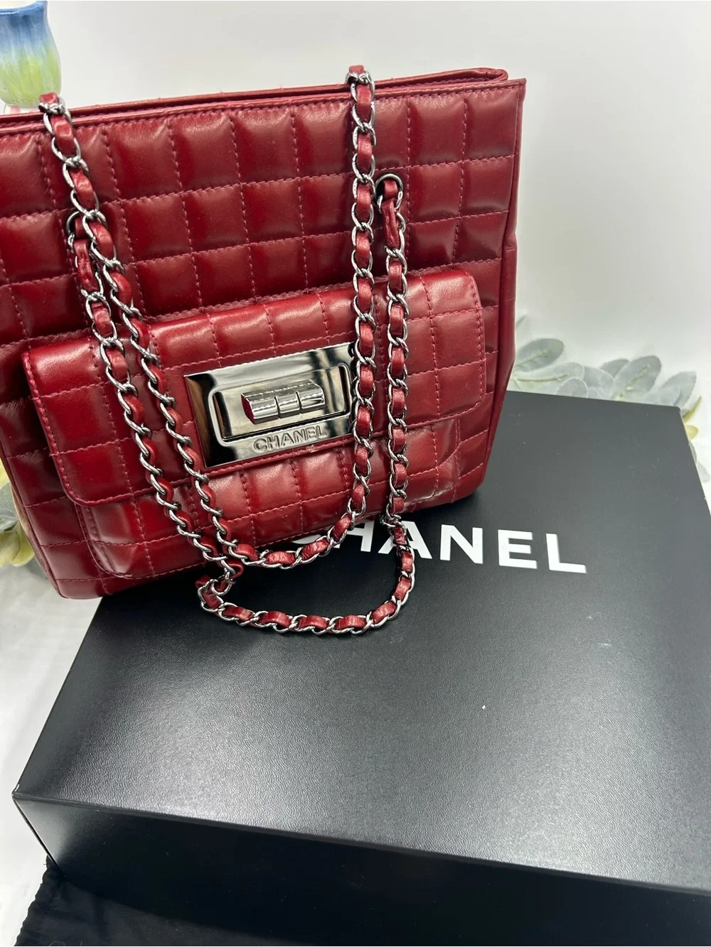 Women Chanel chocolate bar, Mademoiselle reissue square tote bag made in Italy